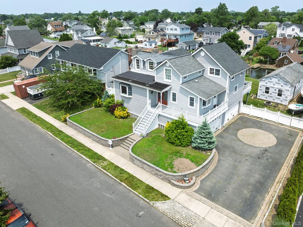 Unit for sale at 25 Meadow Lane, Babylon, NY 11701