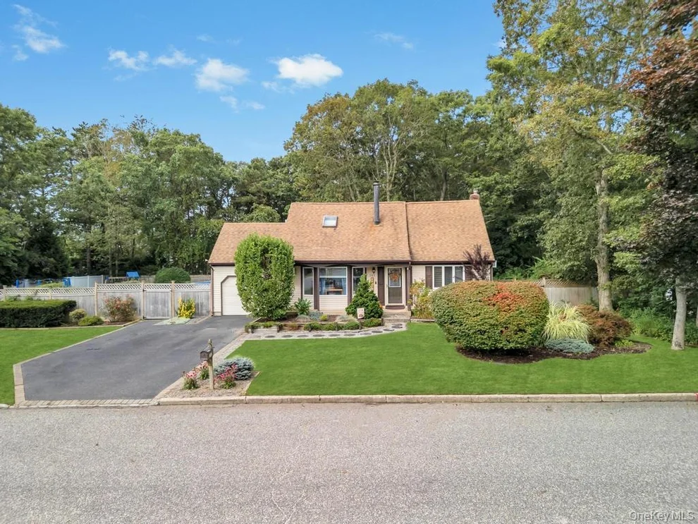 Unit for sale at 342 Oakland Avenue, Brookhaven, NY 11764