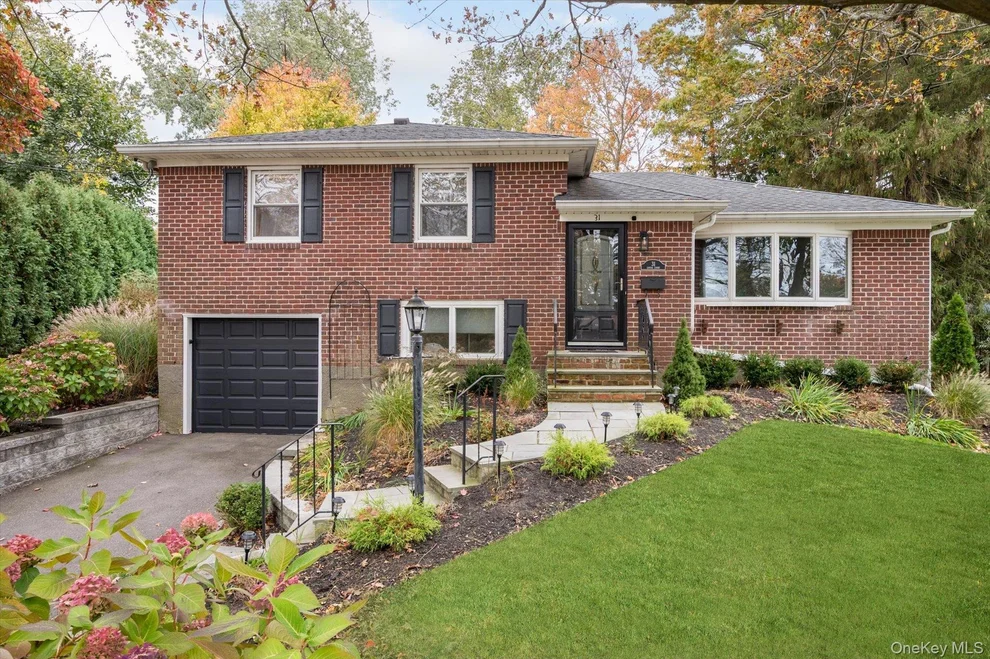 Unit for sale at 31 Louisa Court, Huntington, NY 11768