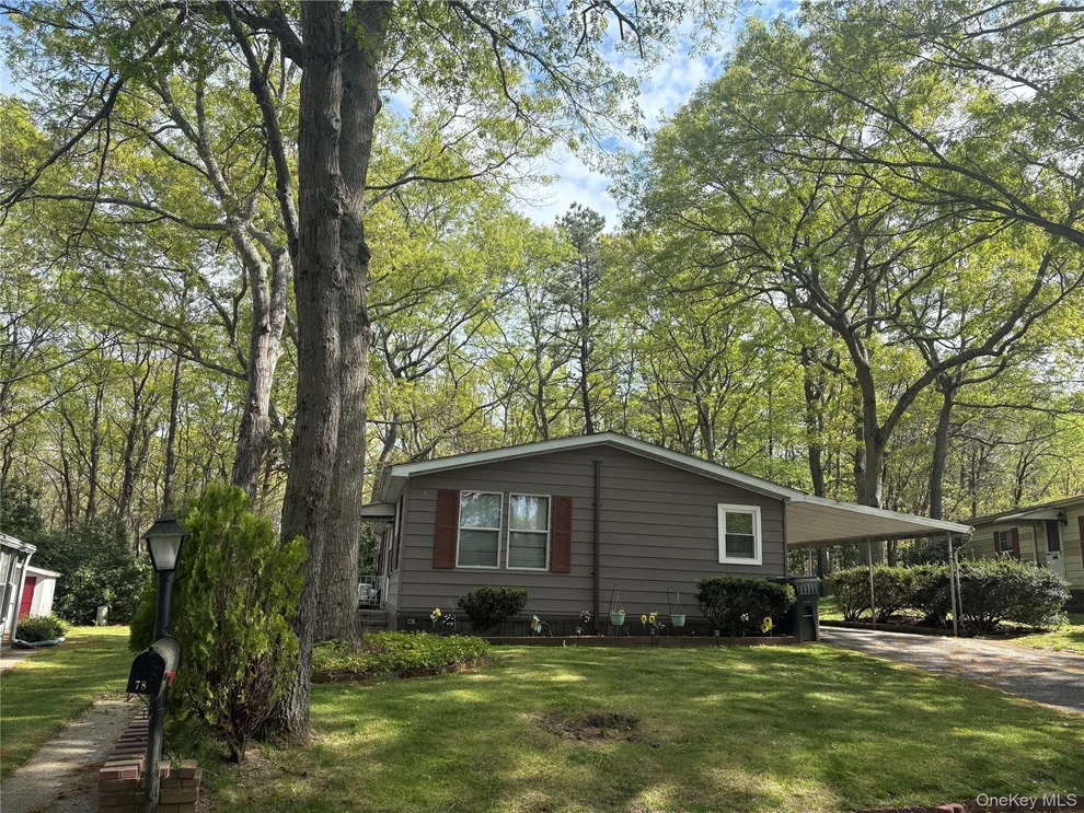 Unit for sale at 525/78 Riverleigh  Ave, Riverhead, NY 11901