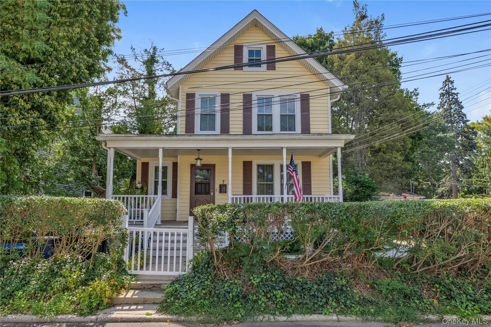 Unit for sale at 7 Brown Street, Oyster Bay, NY 11579