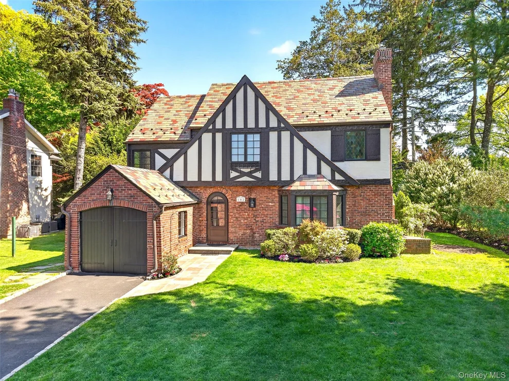 Unit for sale at 102 Quaker Ridge Road, North Hempstead, NY 11030