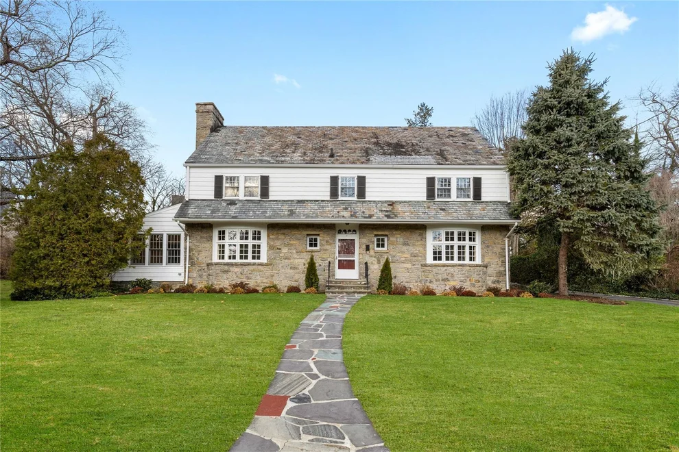 Unit for sale at 7 EASTWOODS Lane, Scarsdale, NY 10583