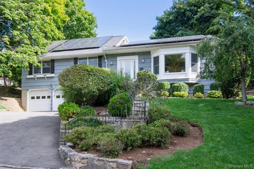 Unit for sale at 91 Sycamore Lane, Greenburgh, NY 10533