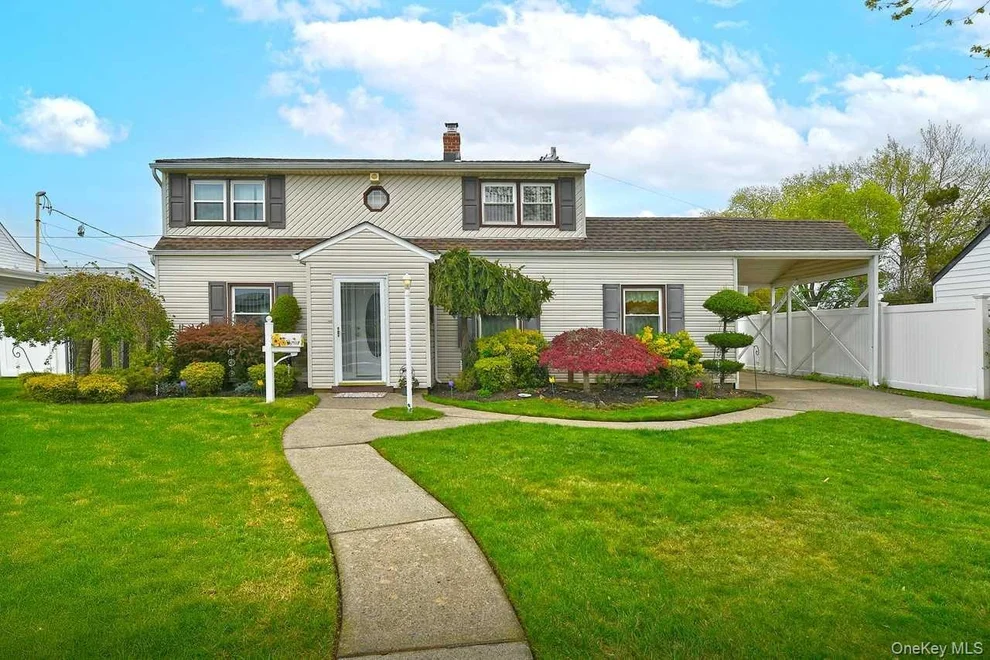 Unit for sale at 203 Saddle Lane, Hempstead, NY 11756