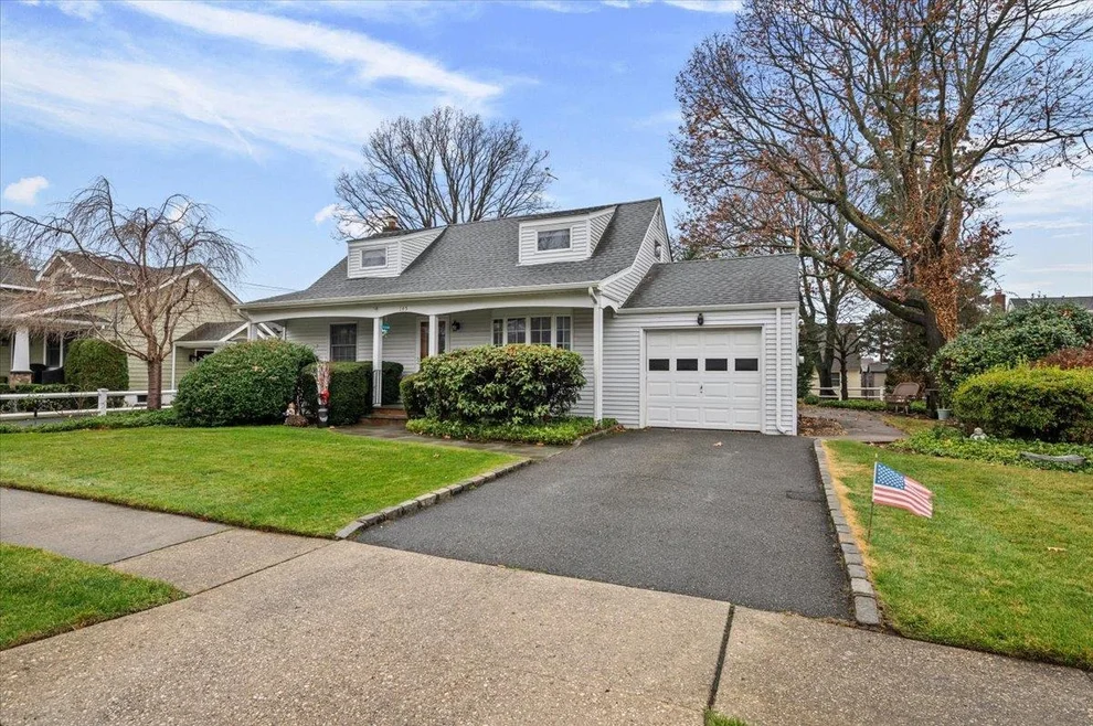 Unit for sale at 145 N Herman Avenue, Oyster Bay, NY 11714