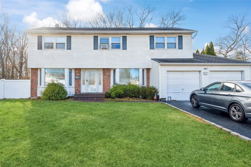 Unit for sale at 20 Shirley Court, Huntington, NY 11725