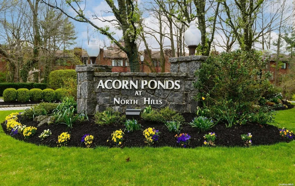 Unit for sale at 22 Oldfield, North Hempstead, NY 11576