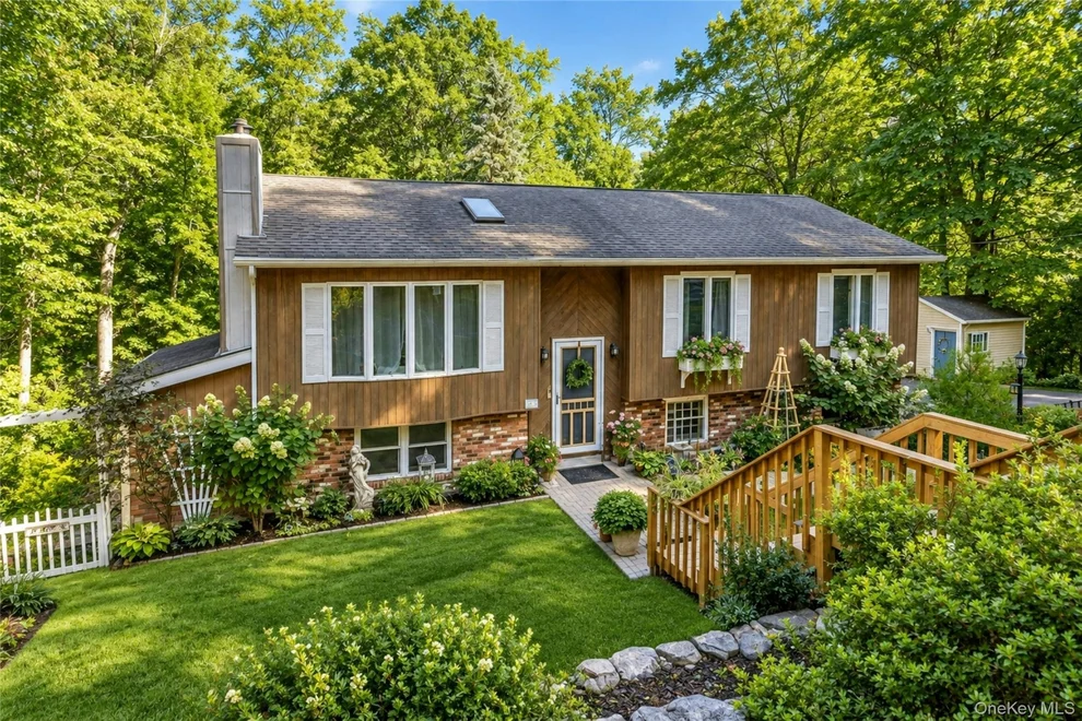 Unit for sale at 36 Haviland Road, Kent, NY 10512