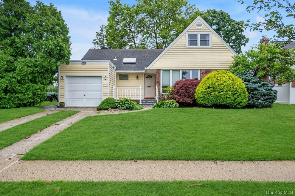 Unit for sale at 46 Patton Boulevard, North Hempstead, NY 11040