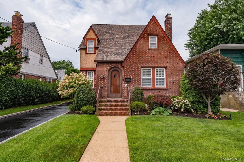 Unit for sale at 6 Troy Place, Hempstead, NY 11566