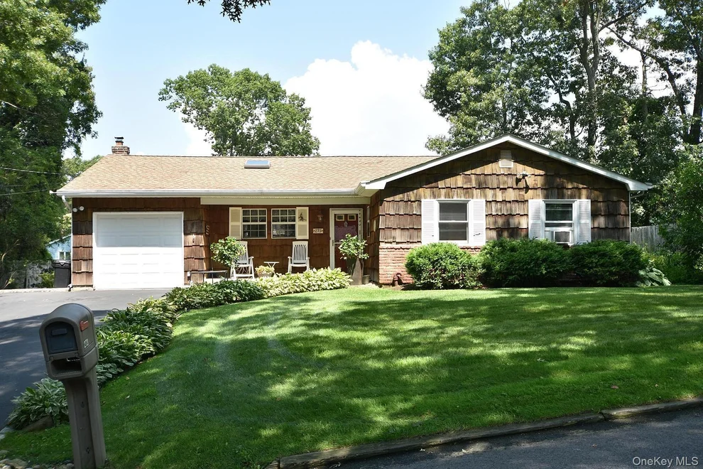 Unit for sale at 273 Deer Road, Brookhaven, NY 11779