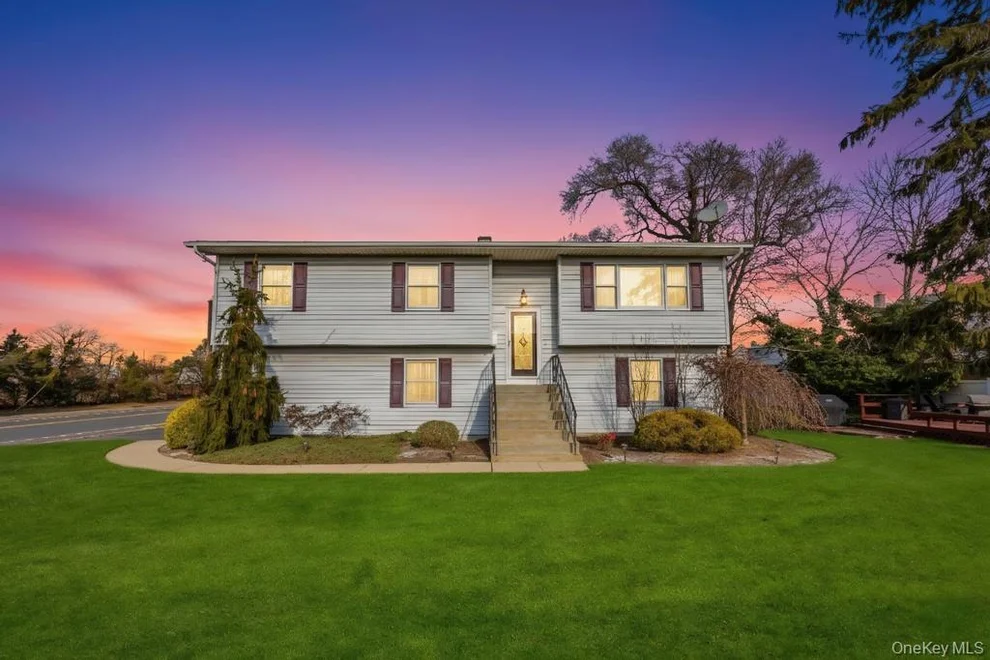 Unit for sale at 57 New South Road, Oyster Bay, NY 11801