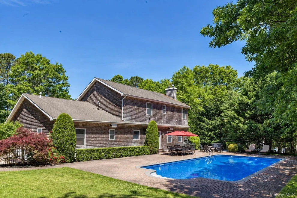 Unit for sale at 11 Hildreth Road, Southampton, NY 11946