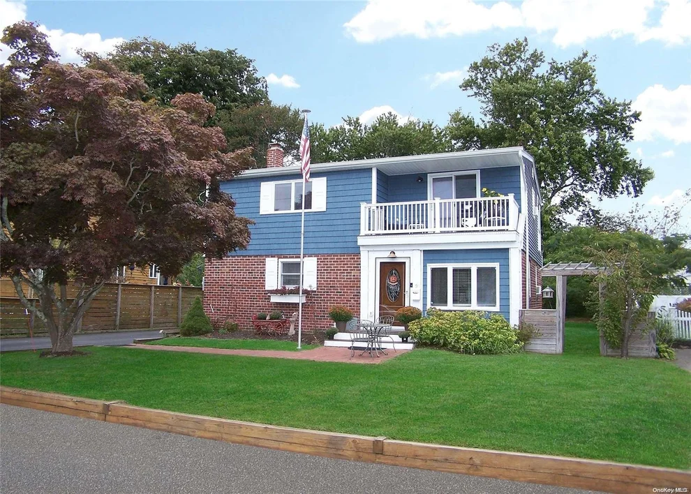 Unit for sale at 9 Willow Street, Islip, NY 11782