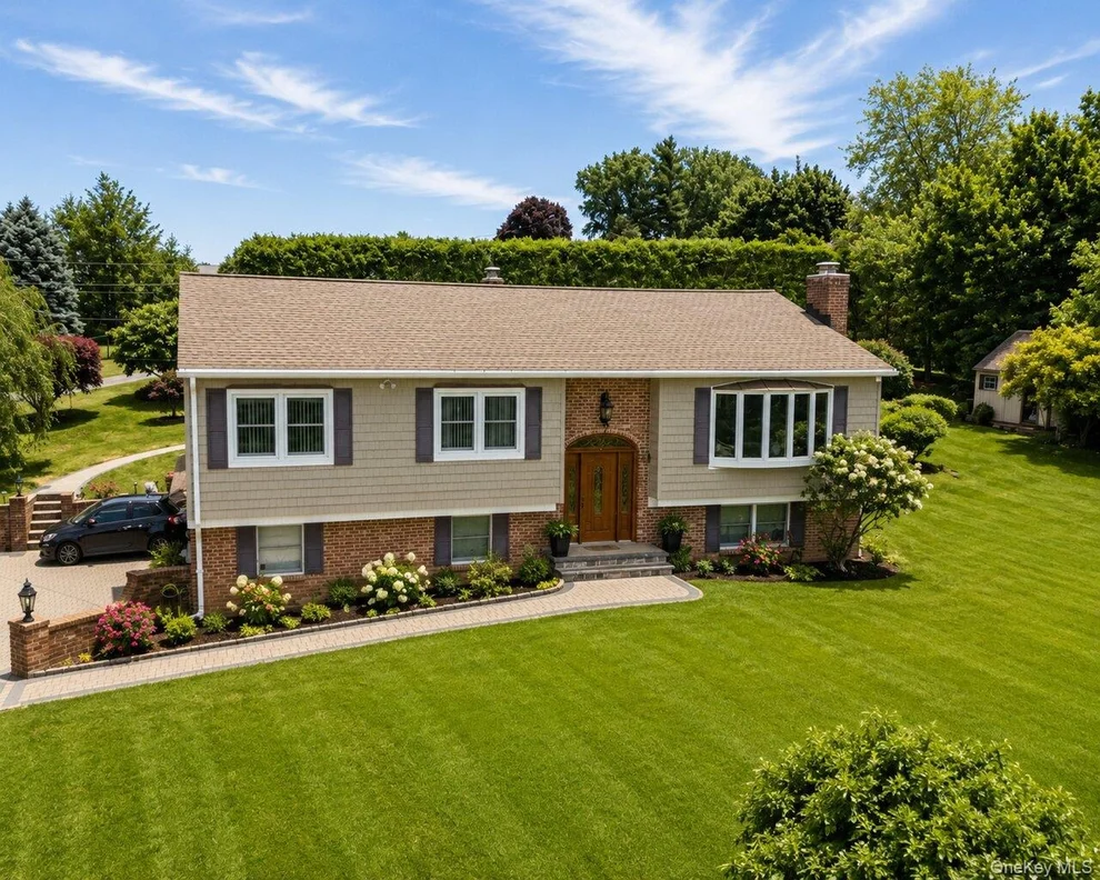 Unit for sale at 4 Shana Lane, Carmel, NY 10541