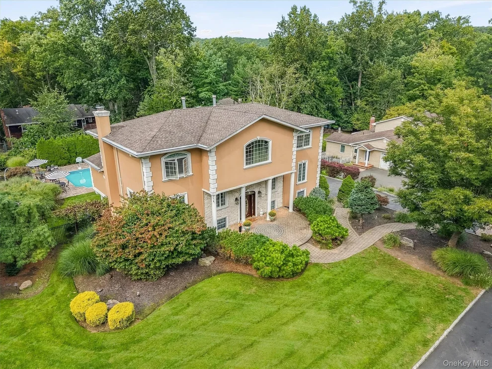Unit for sale at 22 Beaumont Drive, Clarkstown, NY 10956