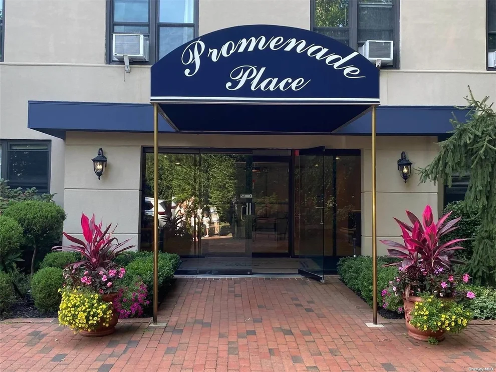 Unit for sale at 11 Wooleys Lane, North Hempstead, NY 11023