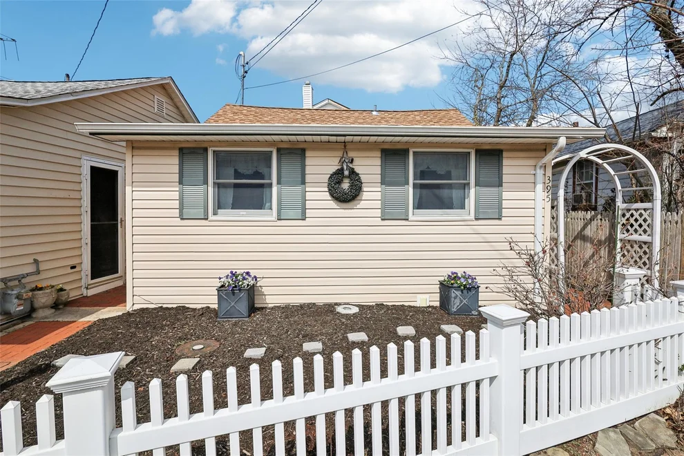 Unit for sale at 395 Bayville Avenue, Oyster Bay, NY 11709