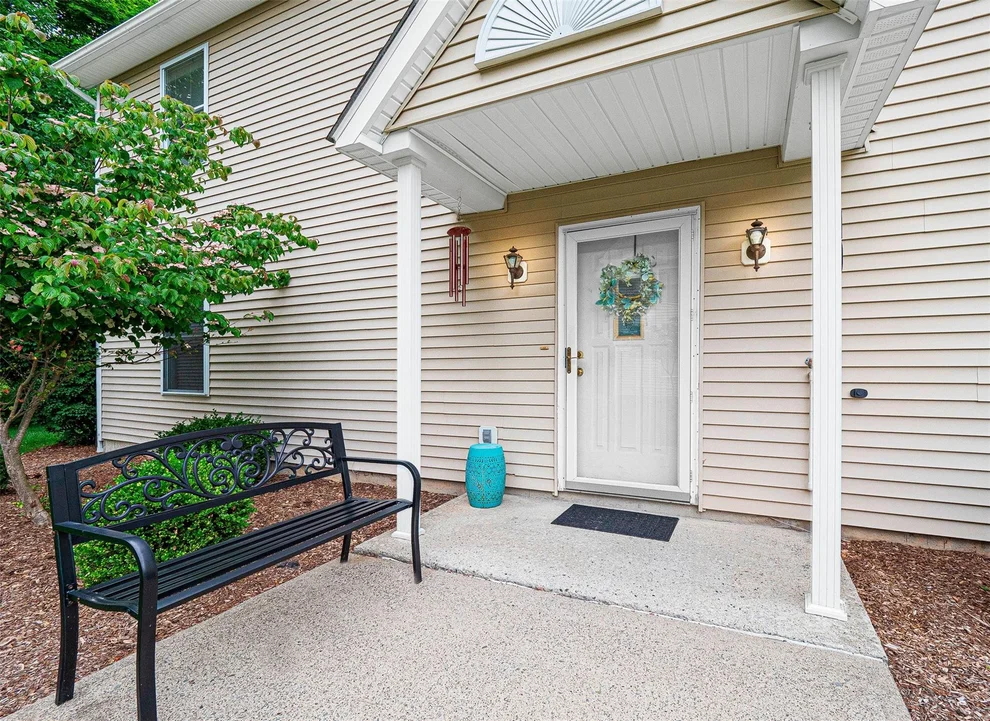 Unit for sale at 16 Village Cove, Warwick (Town), NY 10990