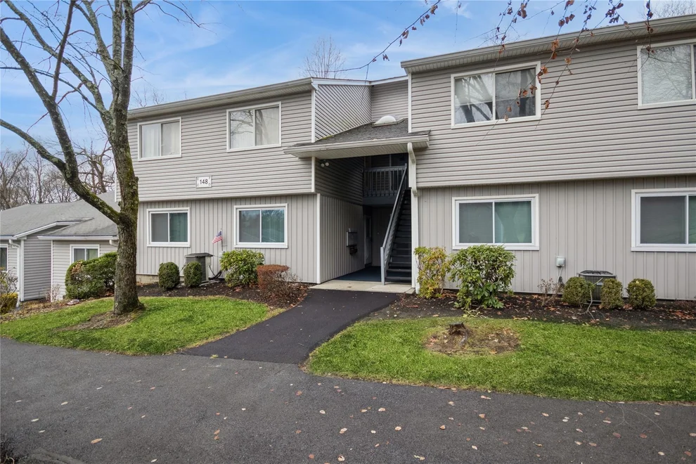 Unit for sale at 148 Flintlock Way, Yorktown, NY 10598