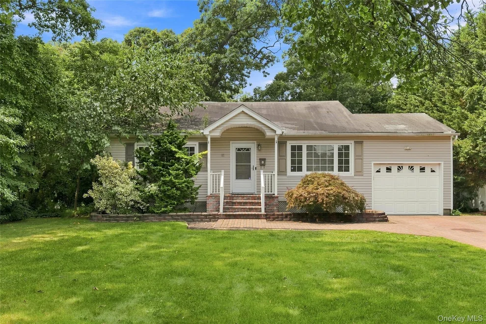 Unit for sale at 27 S Ketcham Avenue, Babylon, NY 11701
