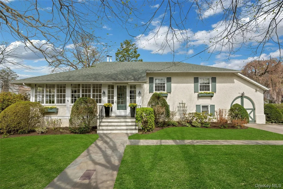Unit for sale at 5 Witherbee Avenue, Pelham, NY 10803