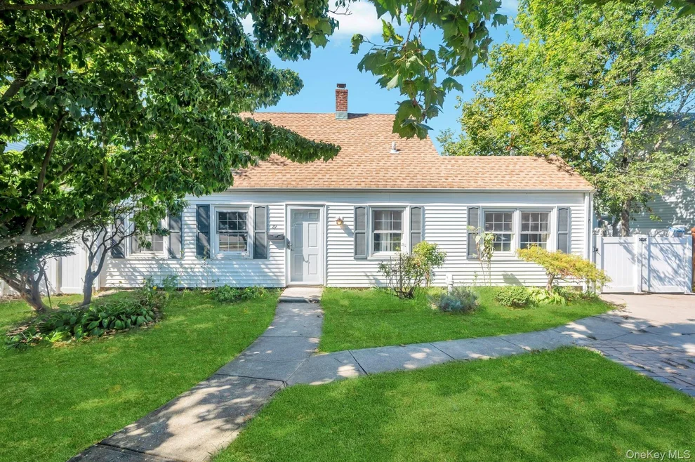 Unit for sale at 81 Division Avenue, Hempstead, NY 11756