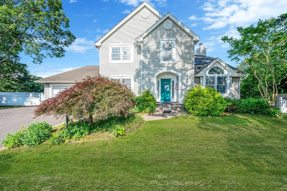 Unit for sale at 7 Dexter Street, Brookhaven, NY 11784