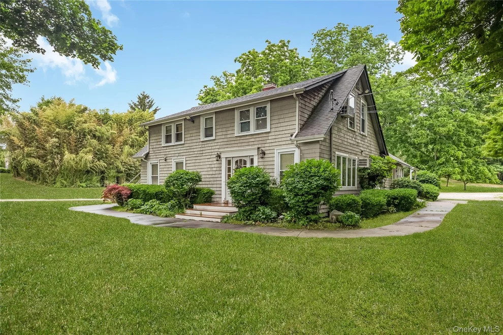 Unit for sale at 645 Middle Country Road, Brookhaven, NY 11953