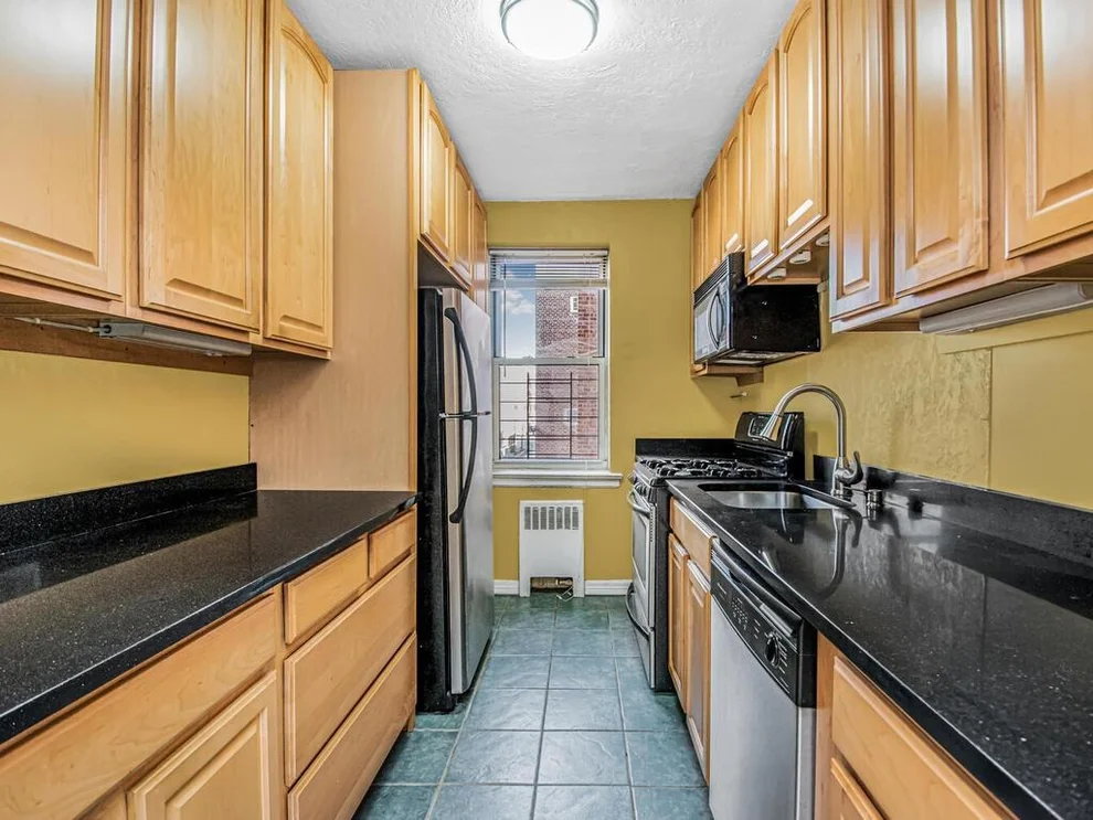 Unit for sale at 2711 HENRY HUDSON Parkway, New York, NY 10463