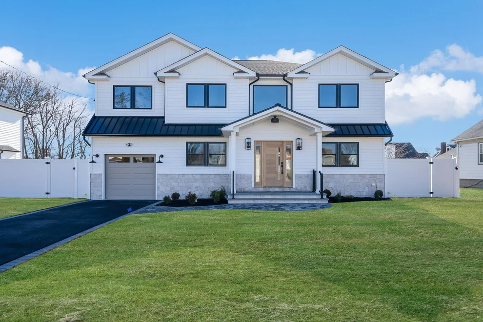 Unit for sale at 76 Dorothy Street, Oyster Bay, NY 11714