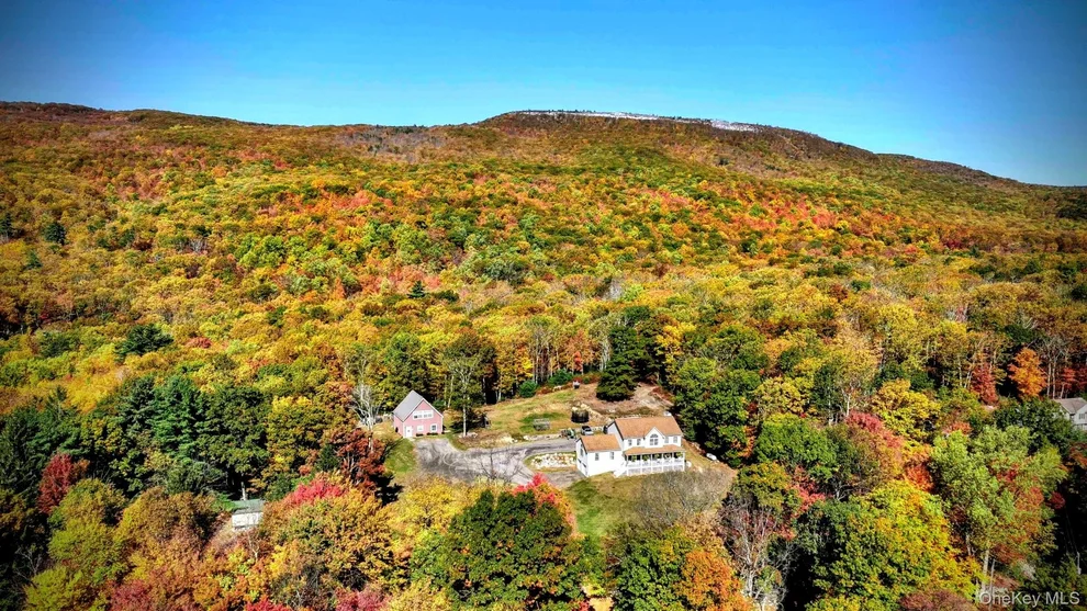 Unit for sale at 557 Oregon Trail, Shawangunk, NY 12566