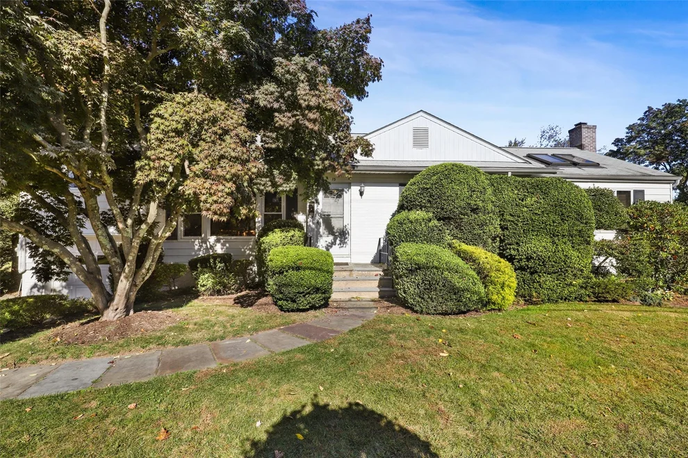 Unit for sale at 13 Baylor Circle, White Plains, NY 10605