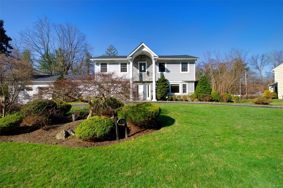 Unit for sale at 150 Hummingbird Drive, North Hempstead, NY 11576