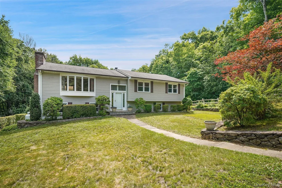 Unit for sale at 10 Highview Terrace, Somers, NY 10589