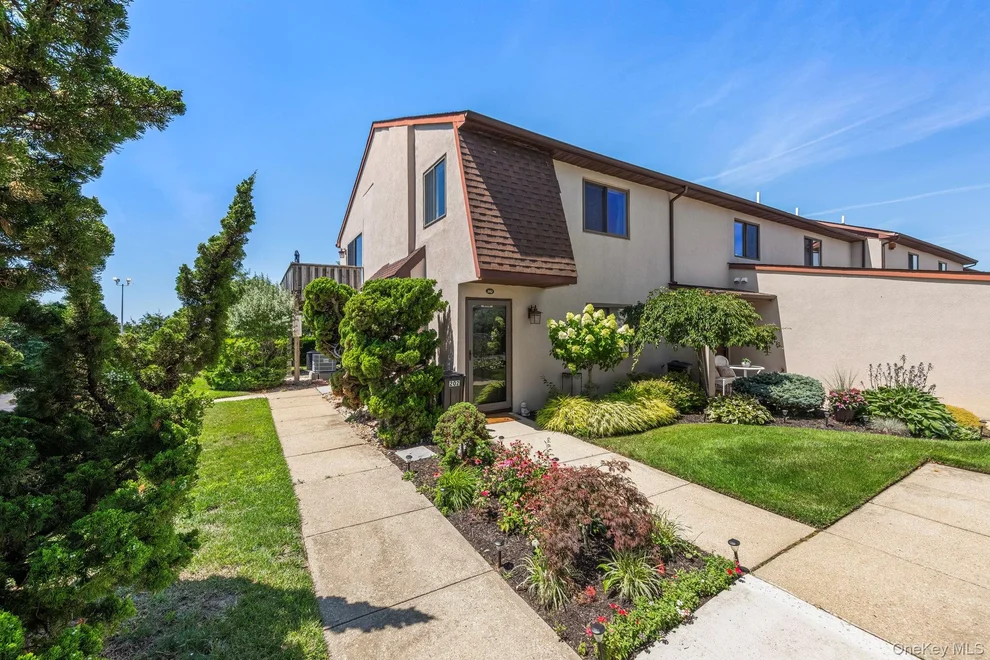 Unit for sale at 1 Anchorage Way, Hempstead, NY 11520