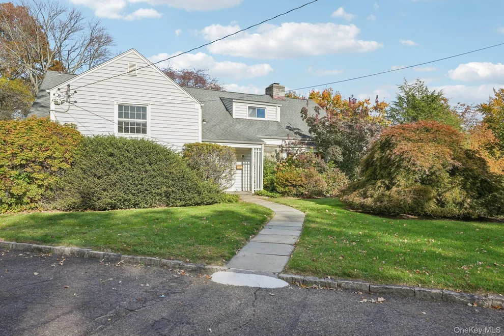 Unit for sale at 13 Hillview Drive, Scarsdale, NY 10583