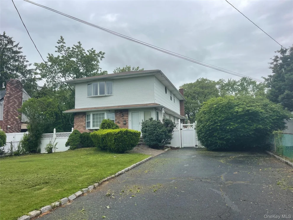 Unit for sale at 19 Oak Street, Babylon, NY 11729