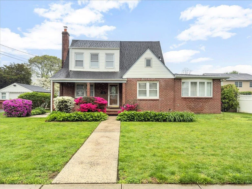Unit for sale at 12 Dorothy Street, Oyster Bay, NY 11714