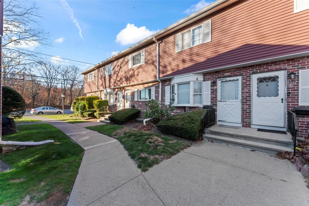 Unit for sale at 35 Leslie Drive, Out of Area, CT 06606
