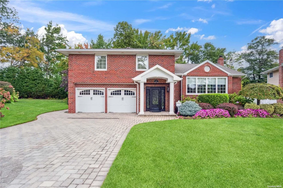 Unit for sale at 38 Piper Drive, North Hempstead, NY 11507