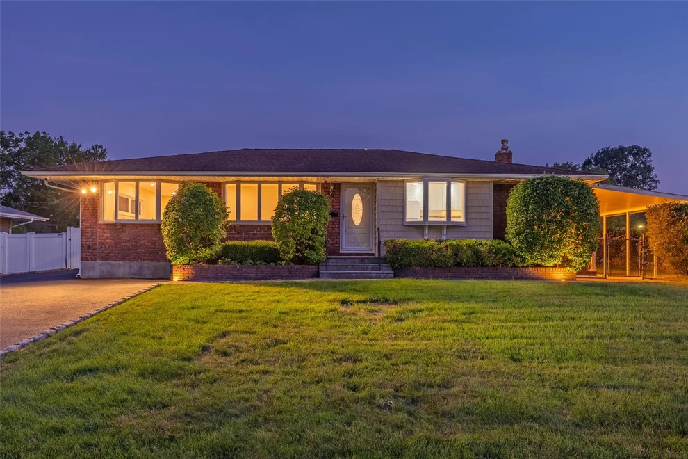 Unit for sale at 20 Pittoni Drive, Huntington, NY 11725