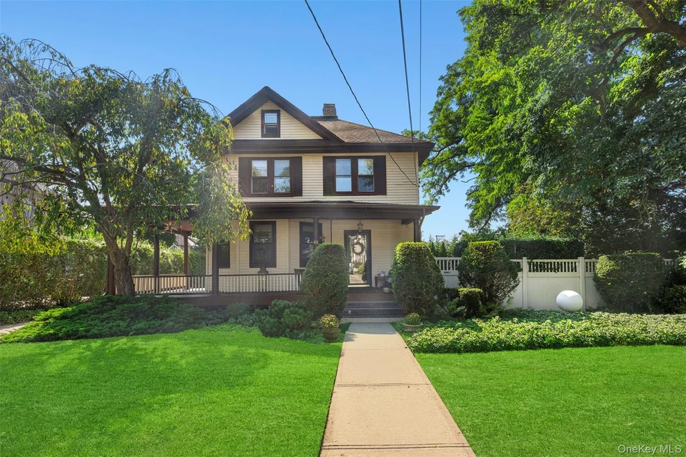 Unit for sale at 78 Warner Avenue, North Hempstead, NY 11577
