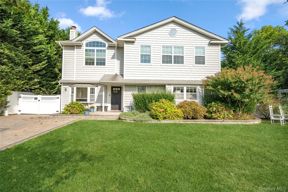 Unit for sale at 411 Center Bay Drive, Islip, NY 11795