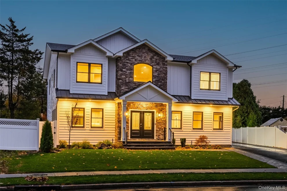 Unit for sale at 29 Hyacinth Road, Hempstead, NY 11756
