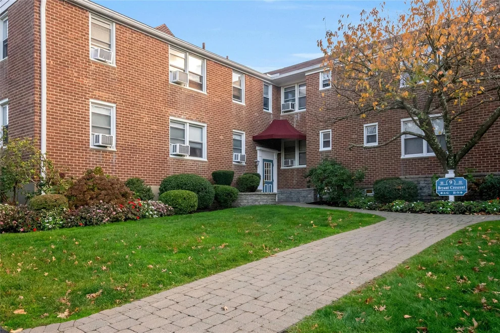 Unit for sale at 9 Bryant Crescent, White Plains, NY 10605