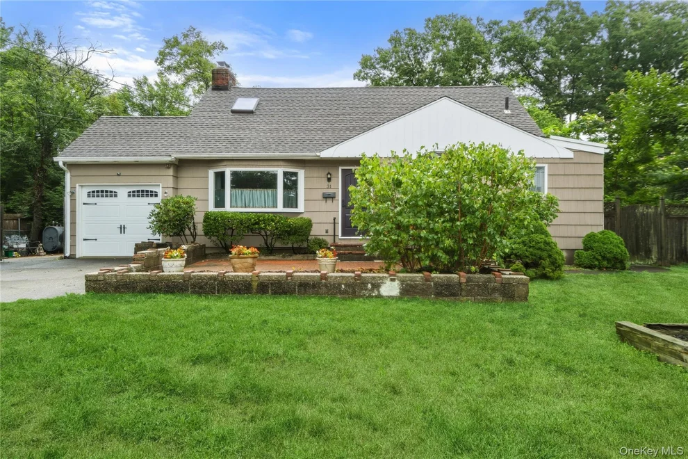 Unit for sale at 31 Eastwood Drive, Babylon, NY 11703