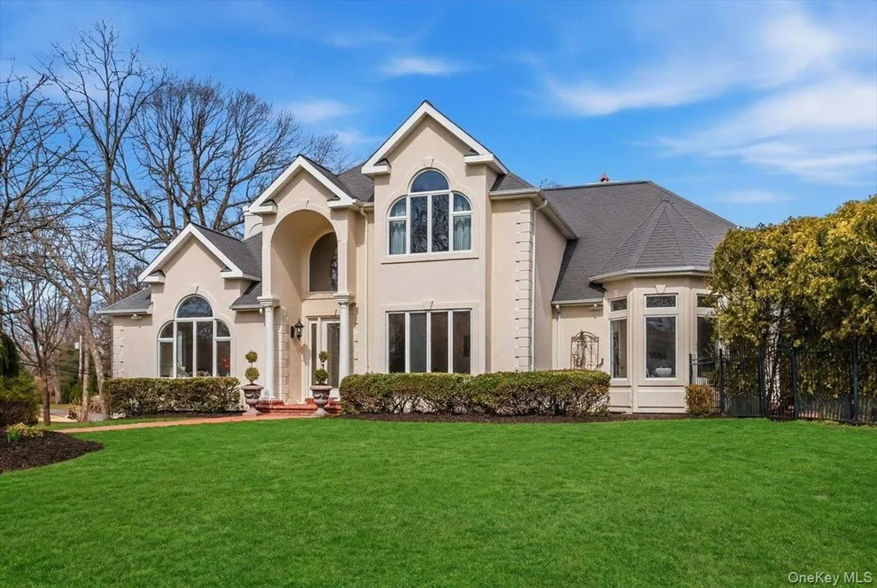 Unit for sale at 1 Kistela Court, Huntington, NY 11768