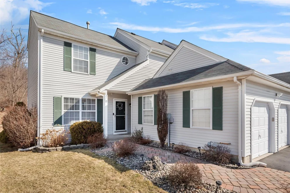 Unit for sale at 9 Plum Court, Woodbury, NY 10930